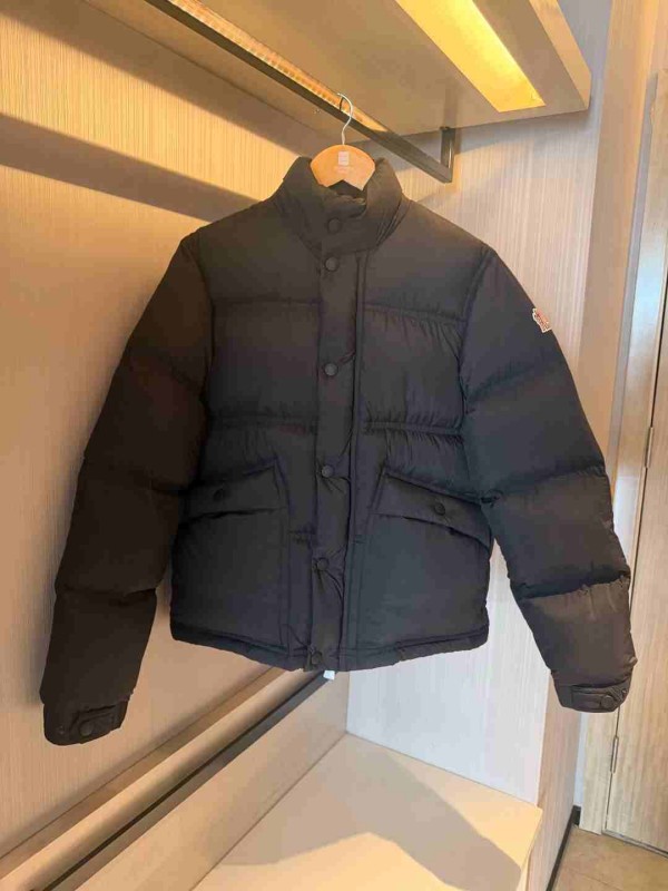 Moncler1010 몽클레어 솟 패딩 남여 블랙 