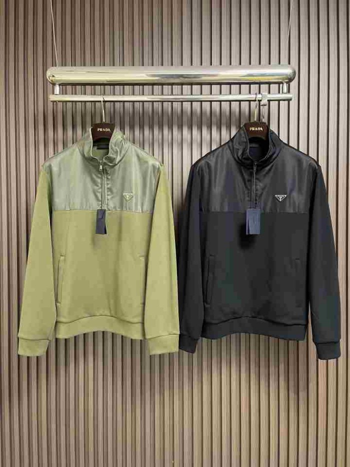 PRADA2001 프라다 하프 지퍼 하이넥 맨두맨  블랙/그린