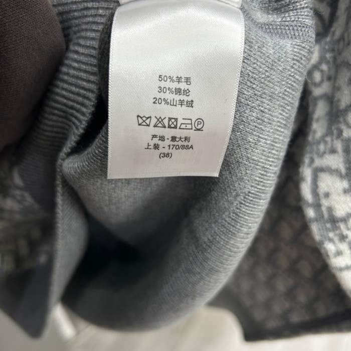 1787750638227111.jpg